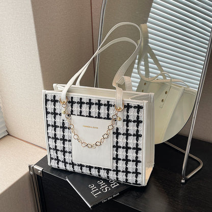 Large Capacity Plaid Tote Bag Fashionable and Versatile